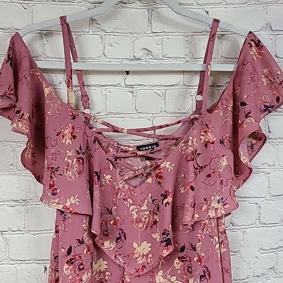 TORRID Lace-Up Cold Shoulder Blouse Georgette Floral Dusty Rose Ruffled Pink Top - Picture 4 of 11